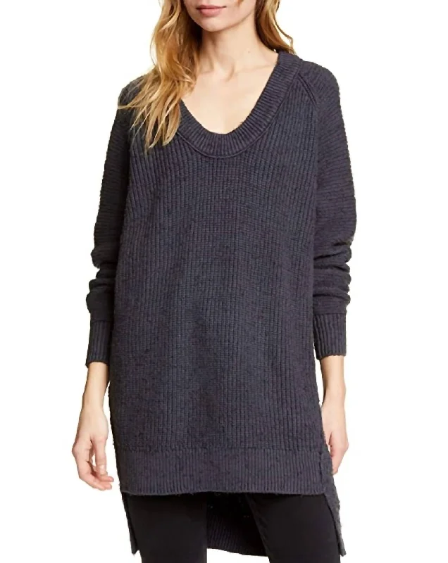 Women's Comfortable Pullovers-Scoop Pullover Sweater In Charcoal