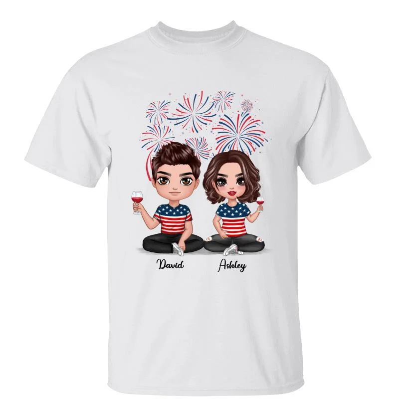 Women's Chain Detail T-Shirts-Doll Couple Sitting 4th Of July Happy Independence Day Personalized Shirt